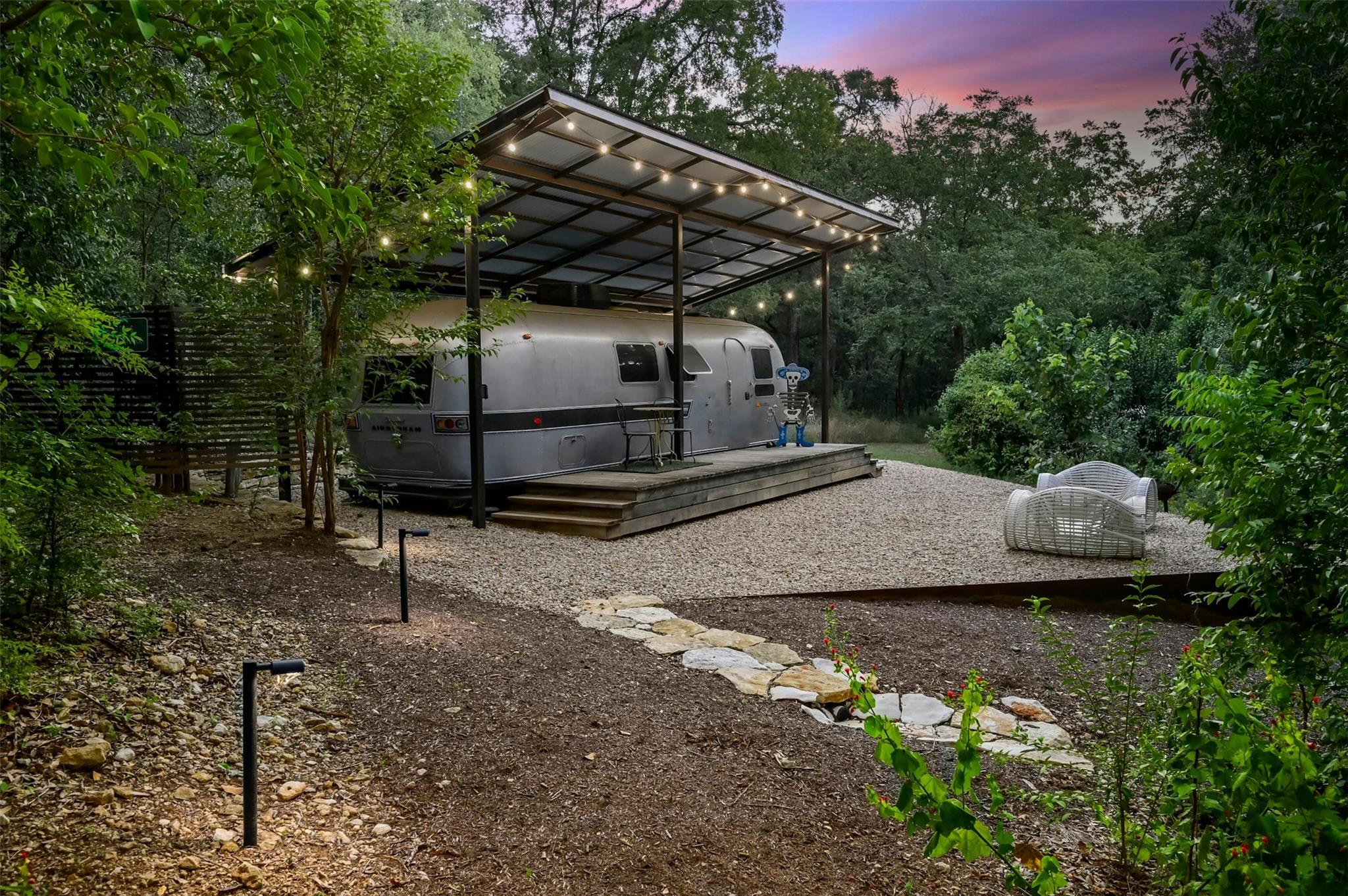 2212 River Hills RD