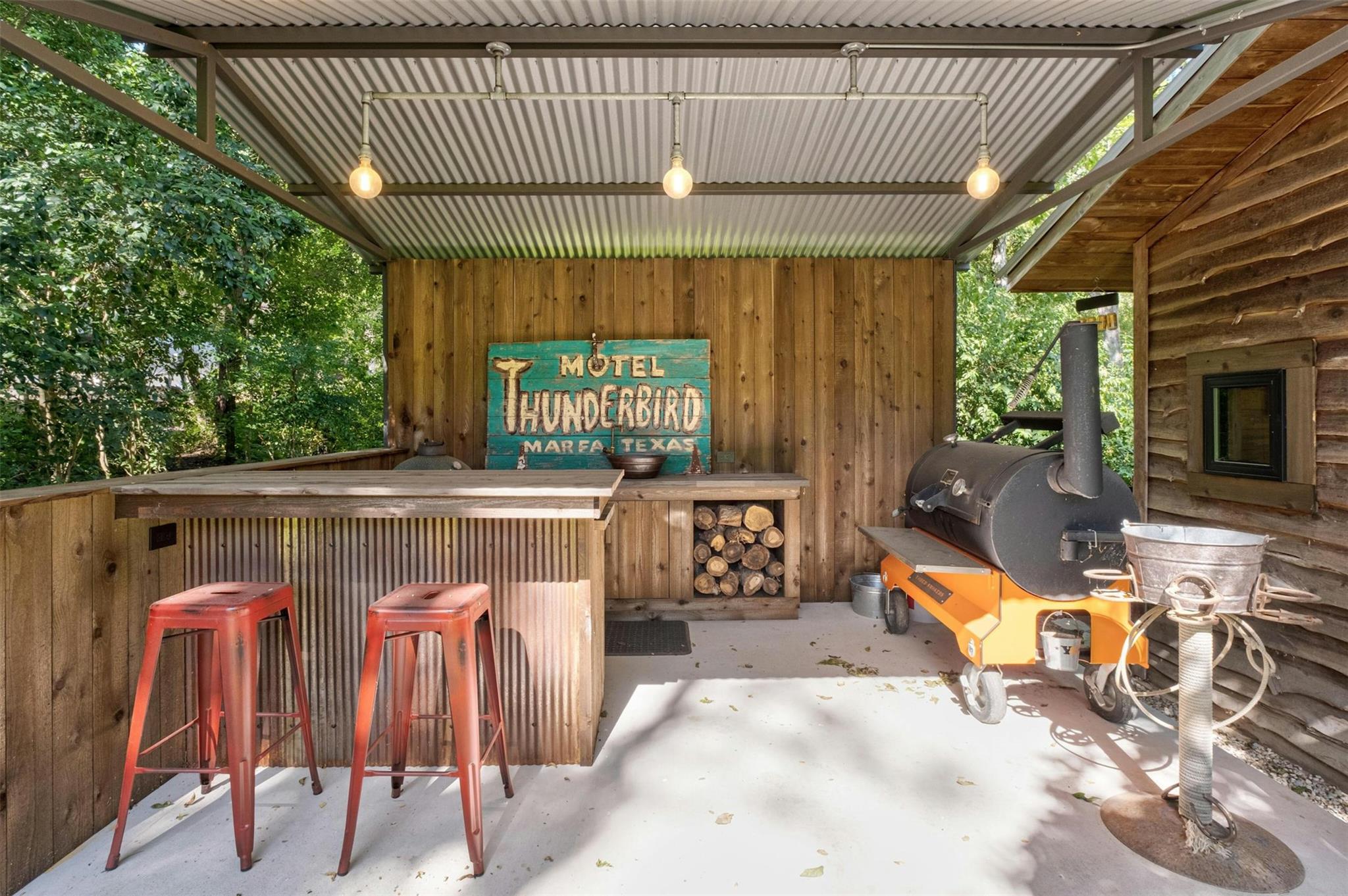 2212 River Hills RD
