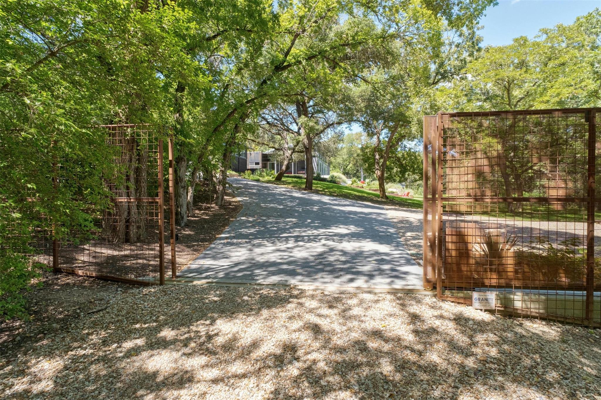 2212 River Hills RD