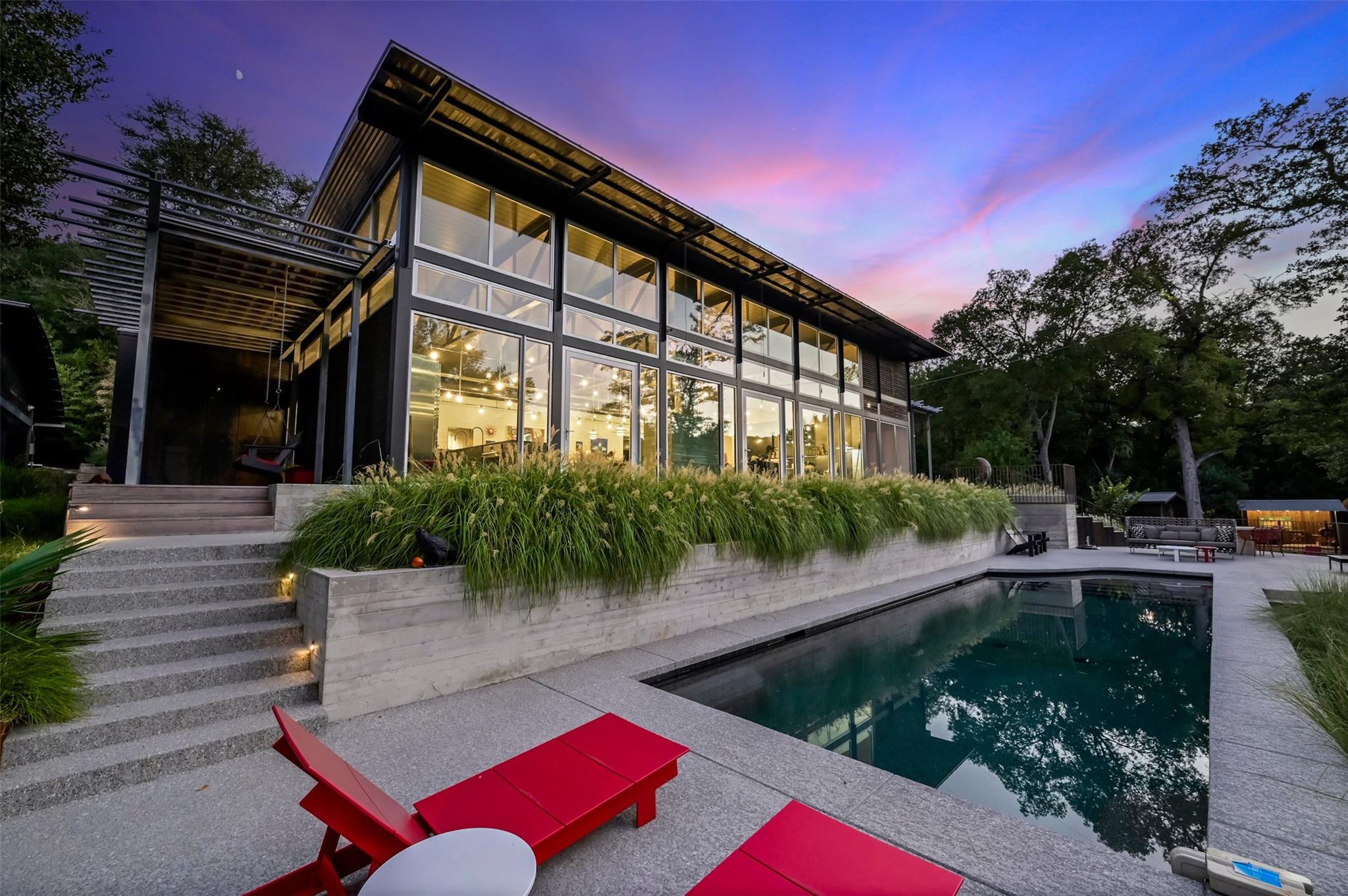 2212 River Hills RD