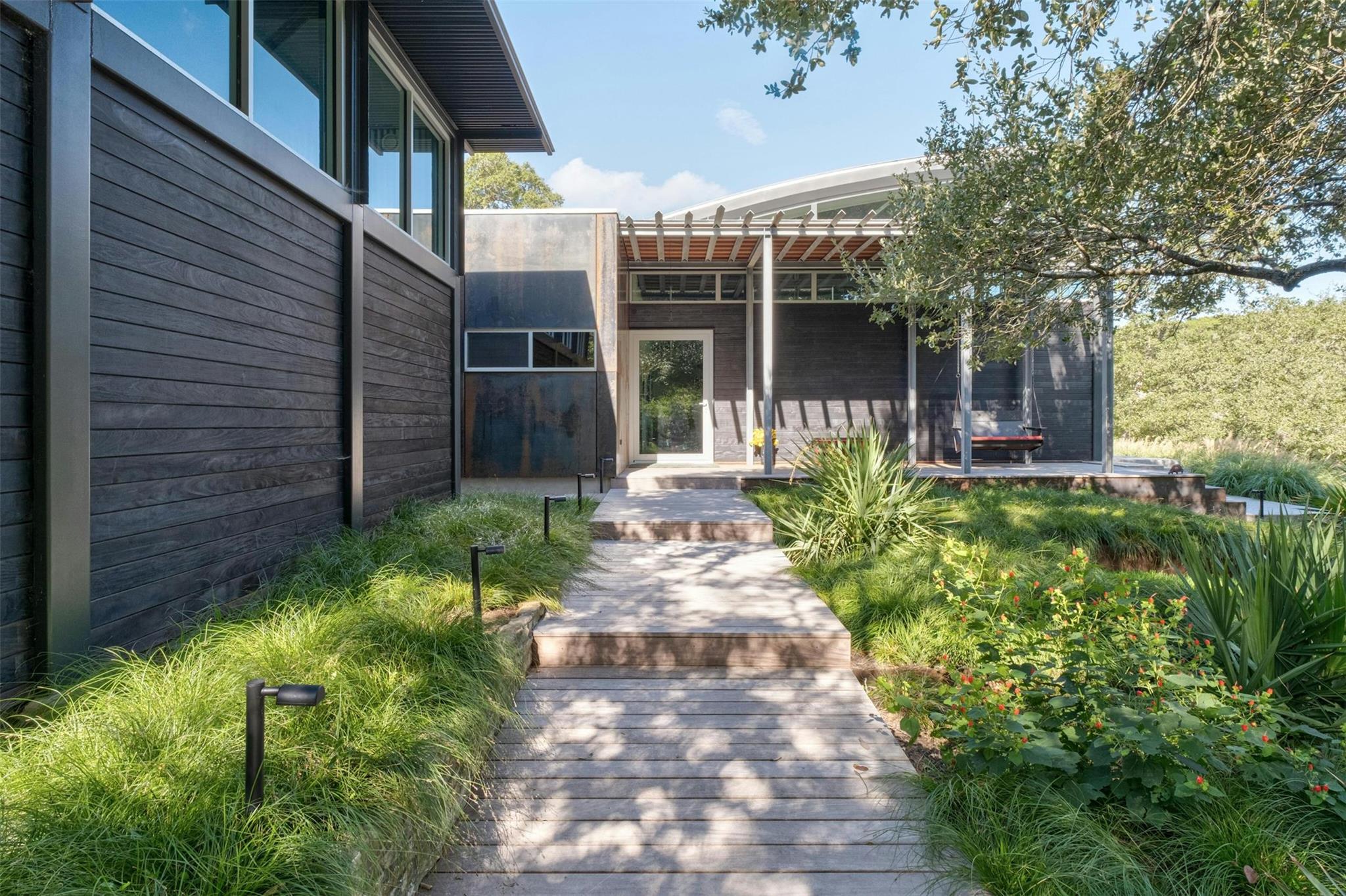 2212 River Hills RD