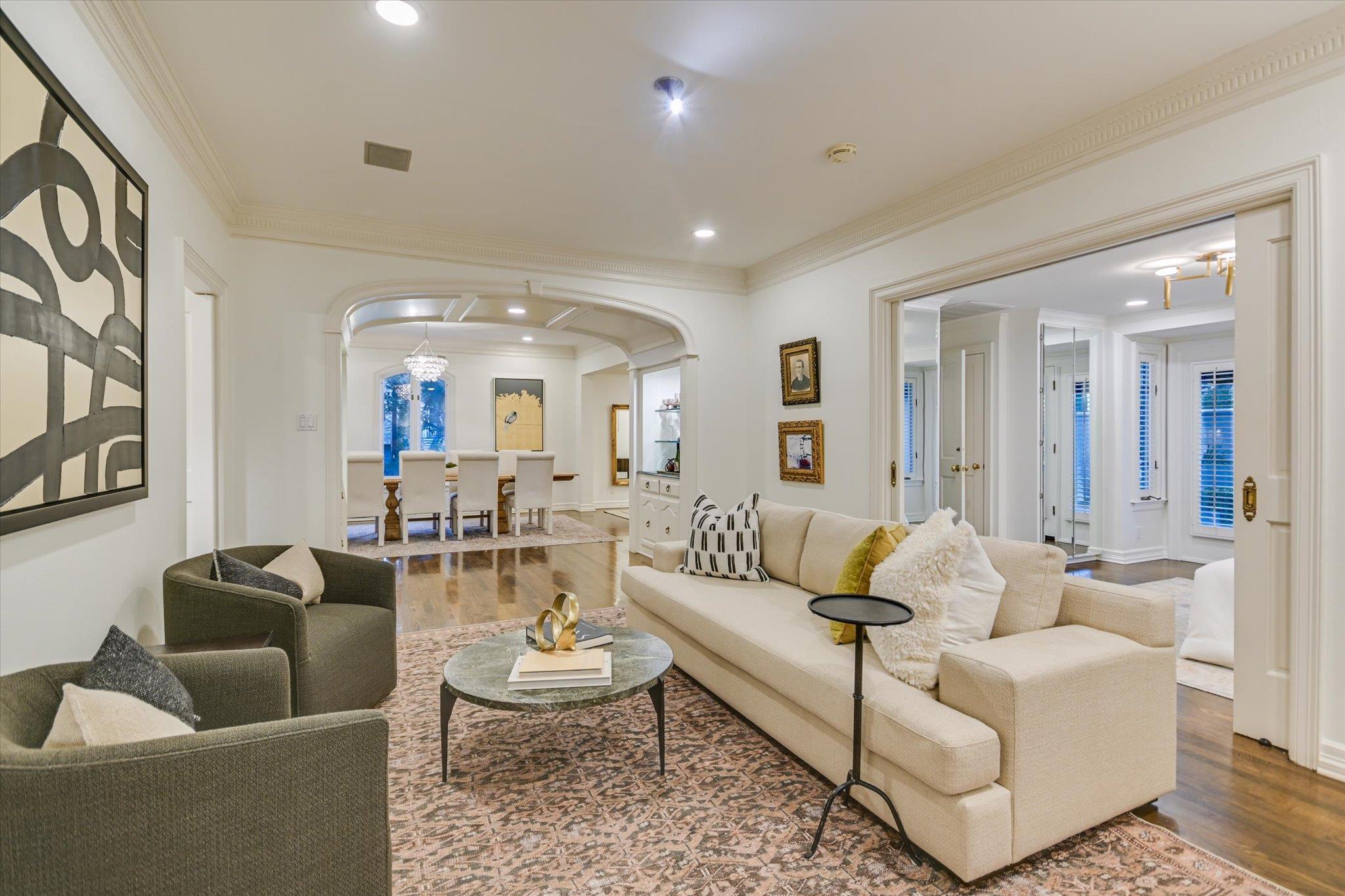 1304 Gaston Ave