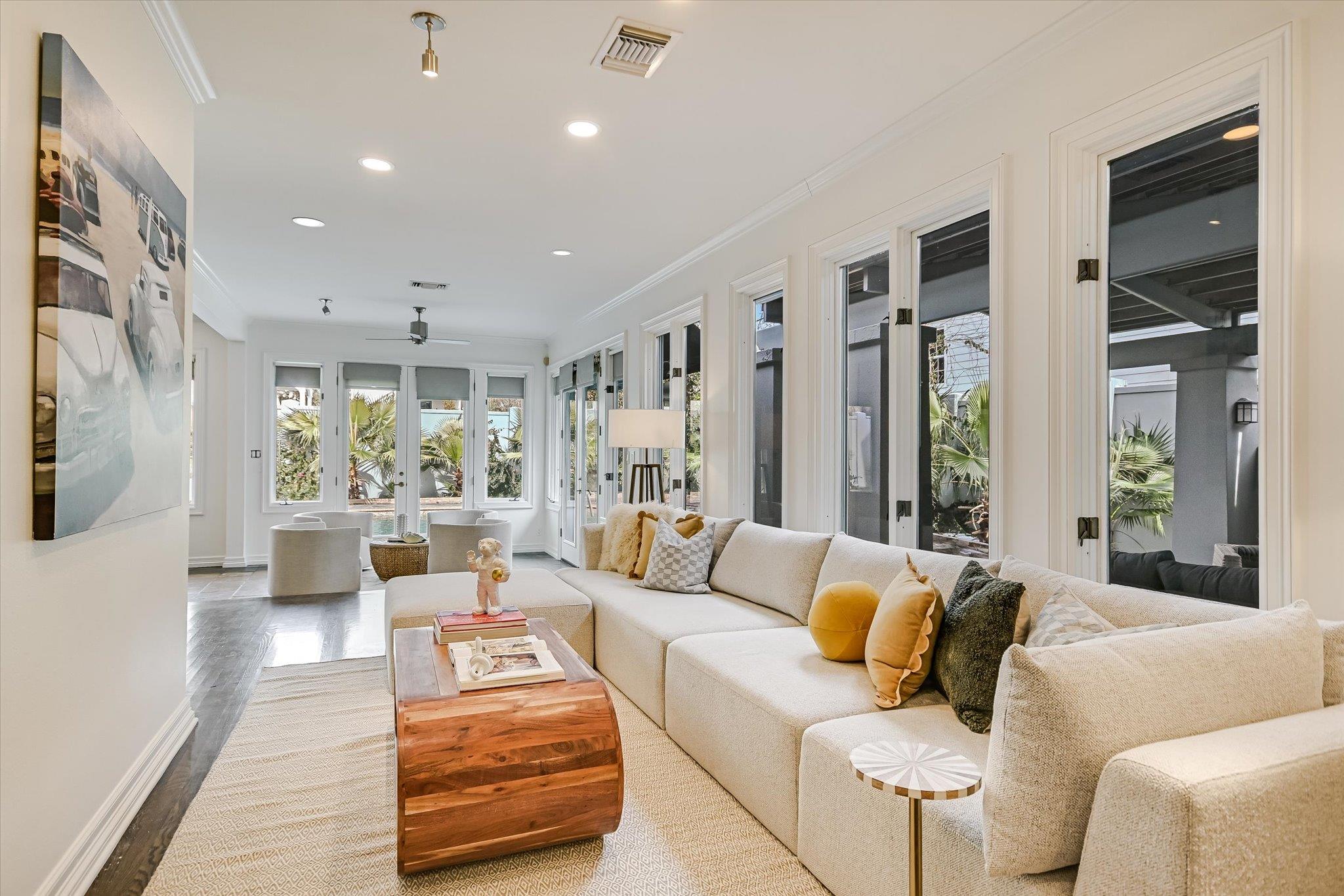 1304 Gaston Ave