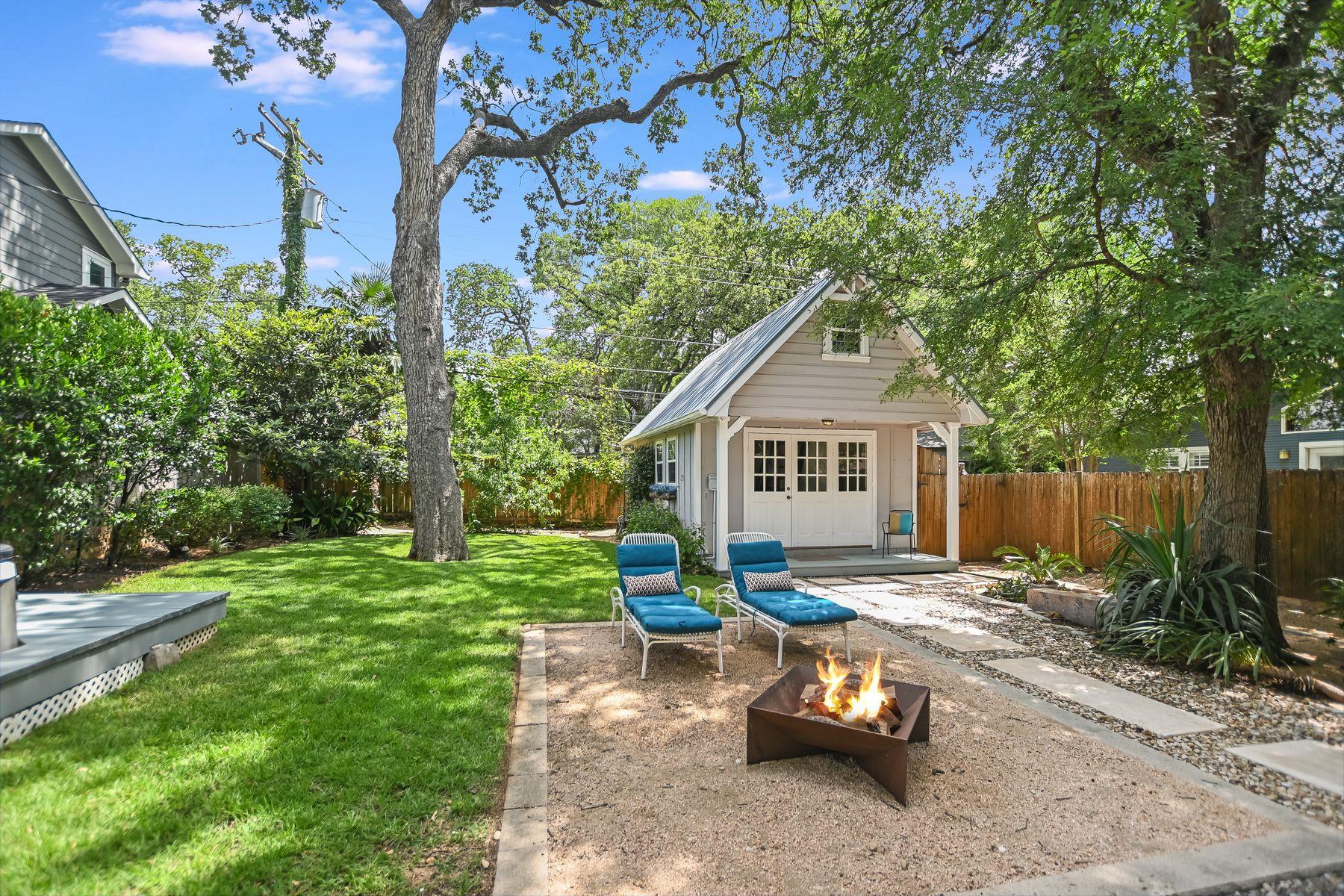 2702 Bonnie RD