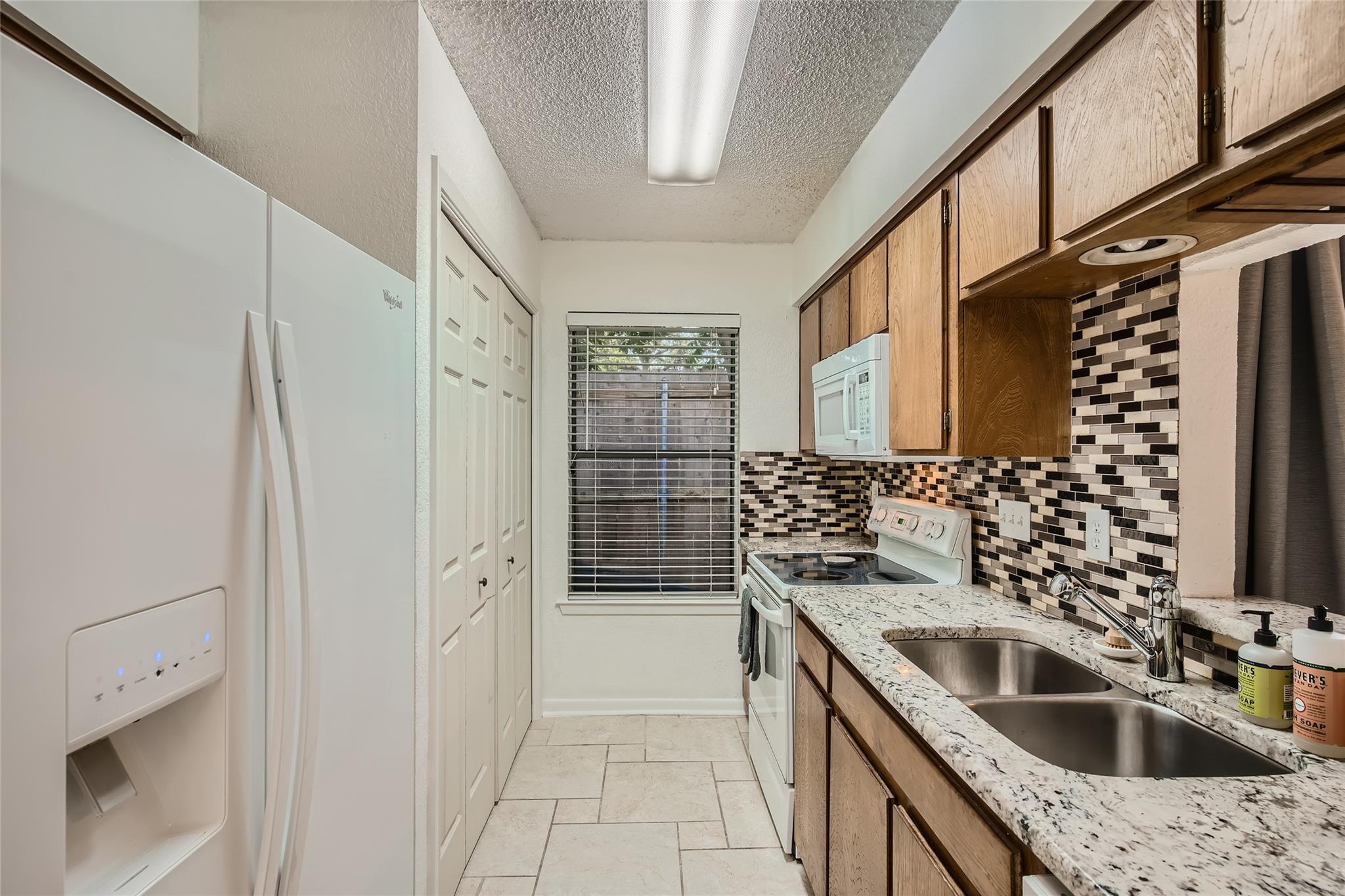 3815 Menchaca RD # A Unit: 9-A