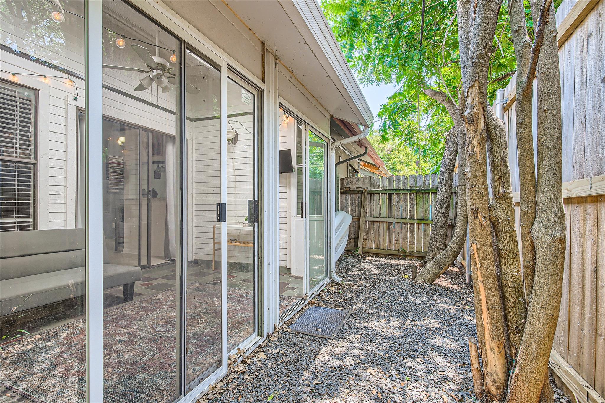 3815 Menchaca RD # A Unit: 9-A