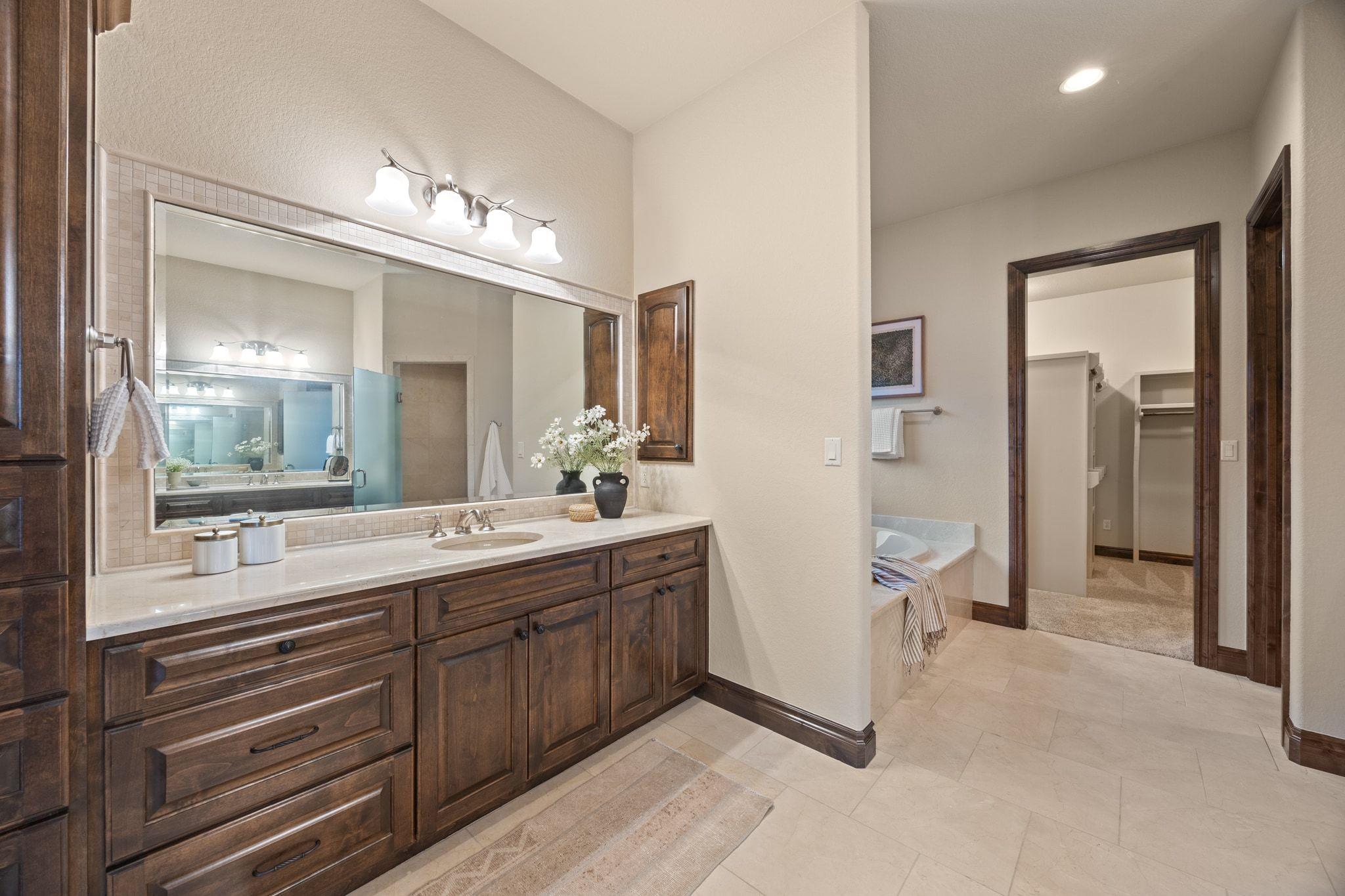 3809 Verano DR