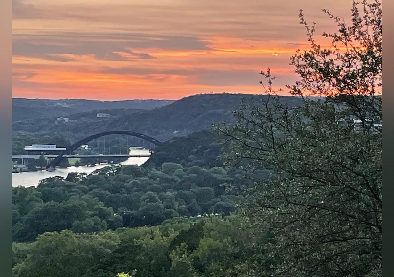 5924 Lookout Mountain DR