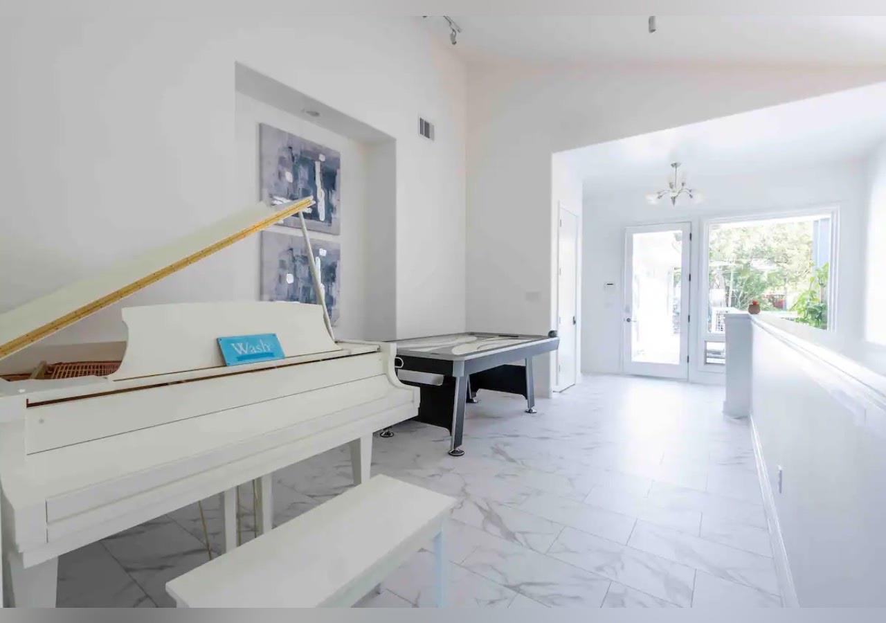 5924 Lookout Mountain DR