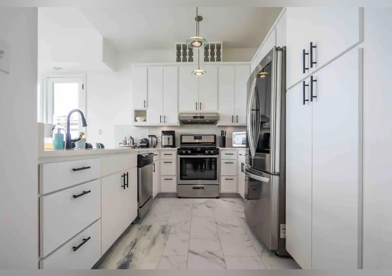 5924 Lookout Mountain DR