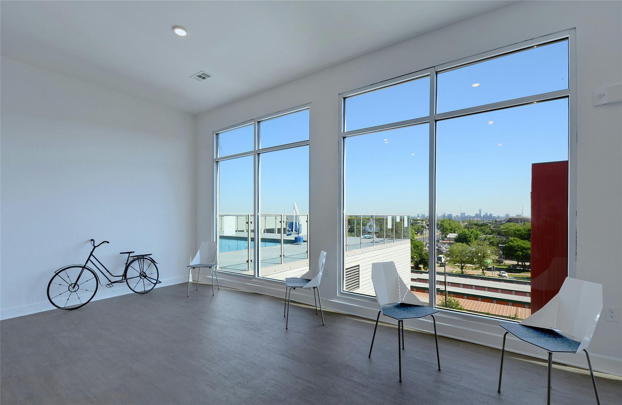 4361 S Congress Ave # 402