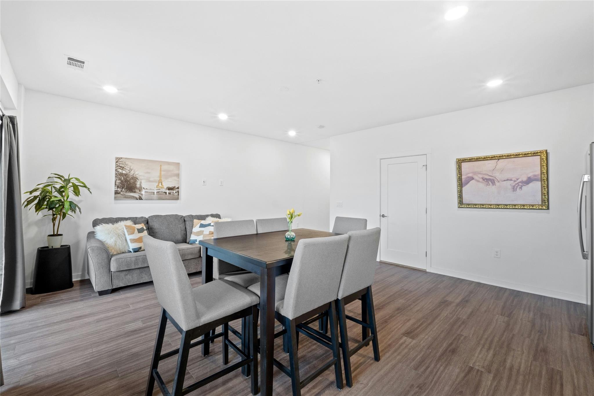 4361 S Congress Ave # 402