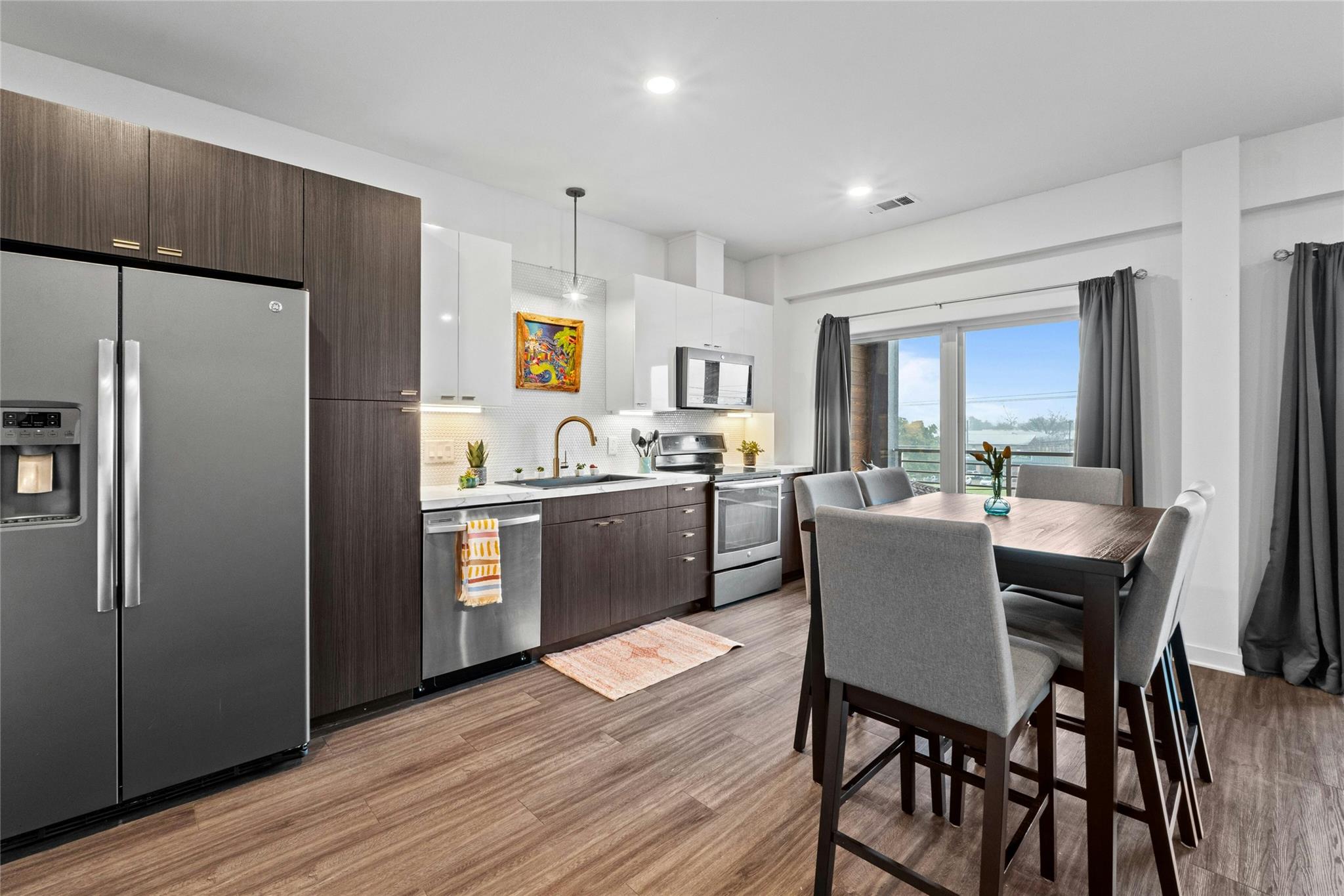 4361 S Congress Ave # 402