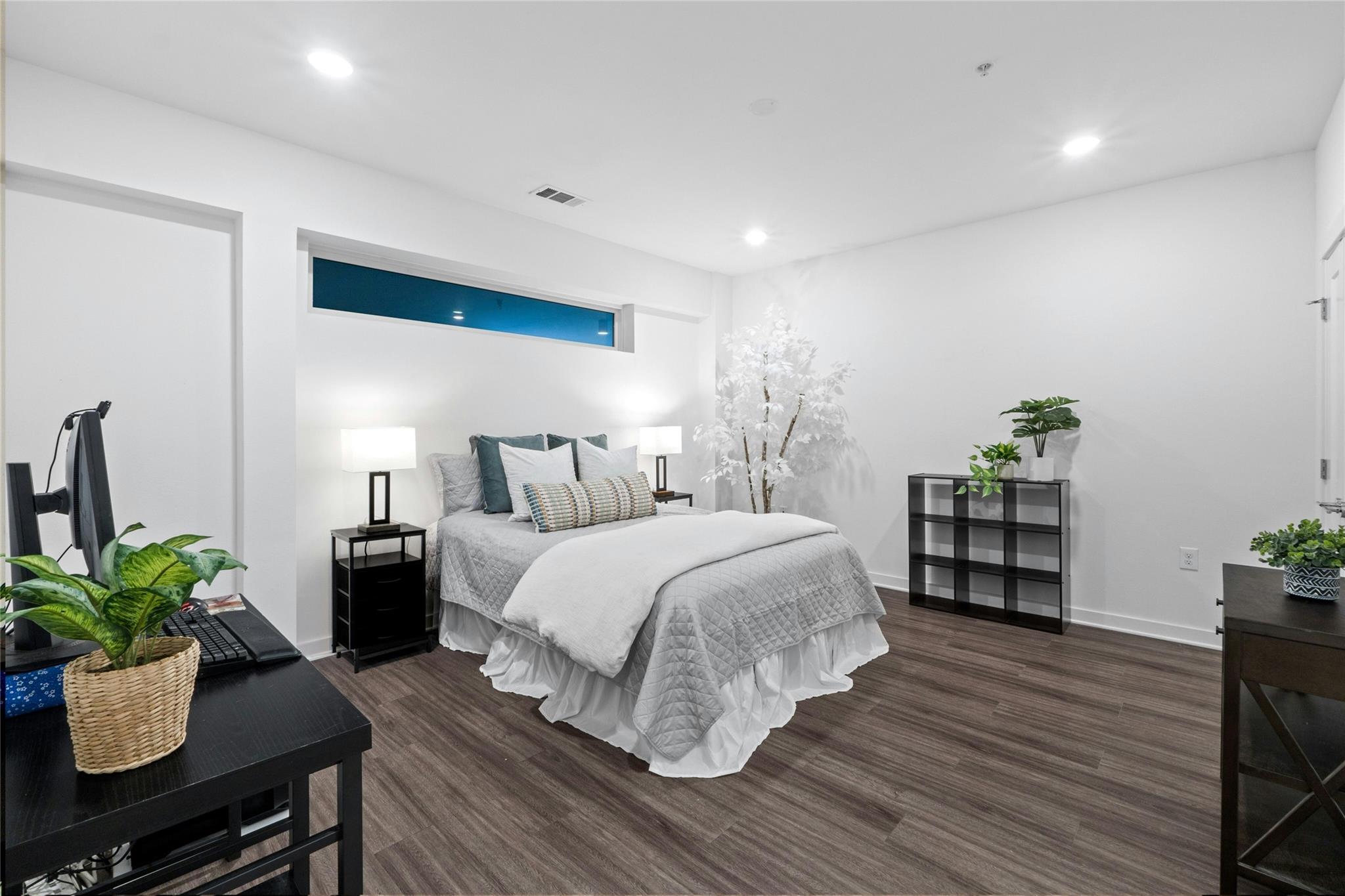 4361 S Congress Ave # 402