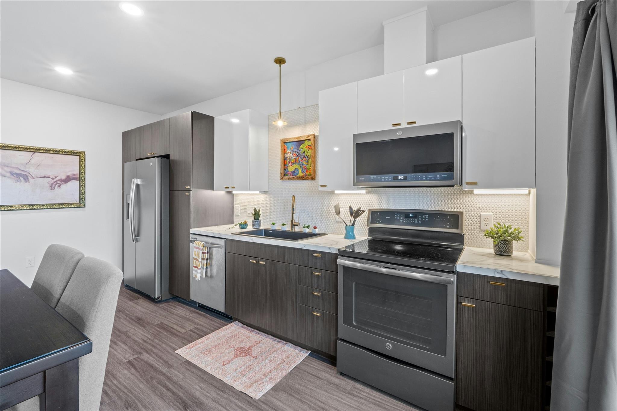 4361 S Congress Ave # 402