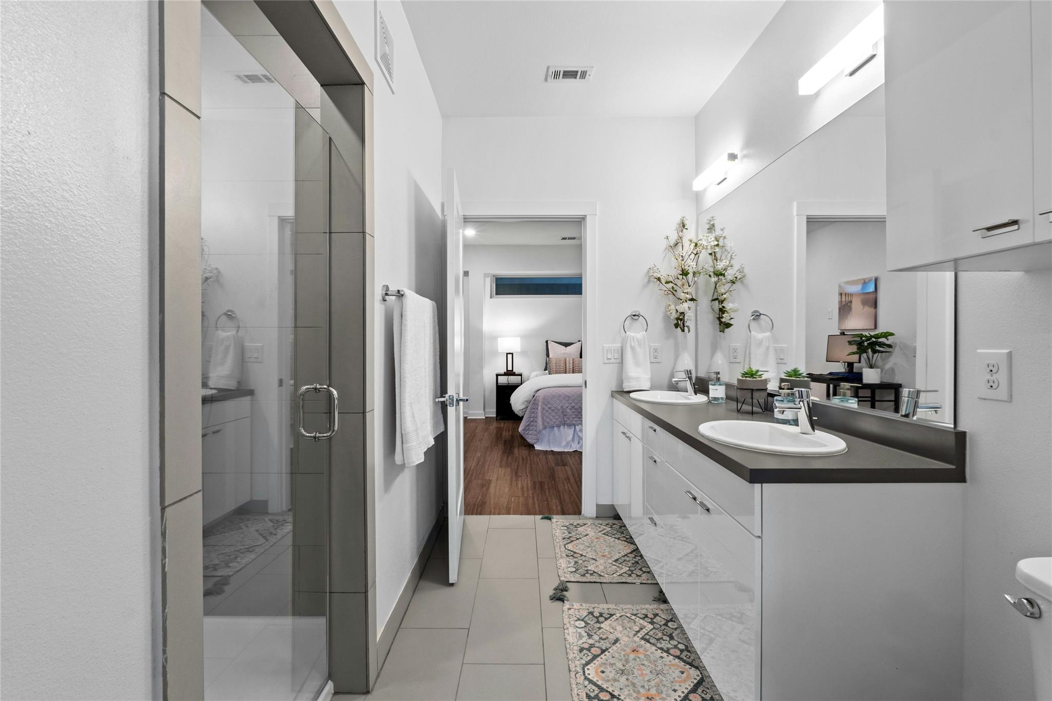 4361 S Congress Ave # 402