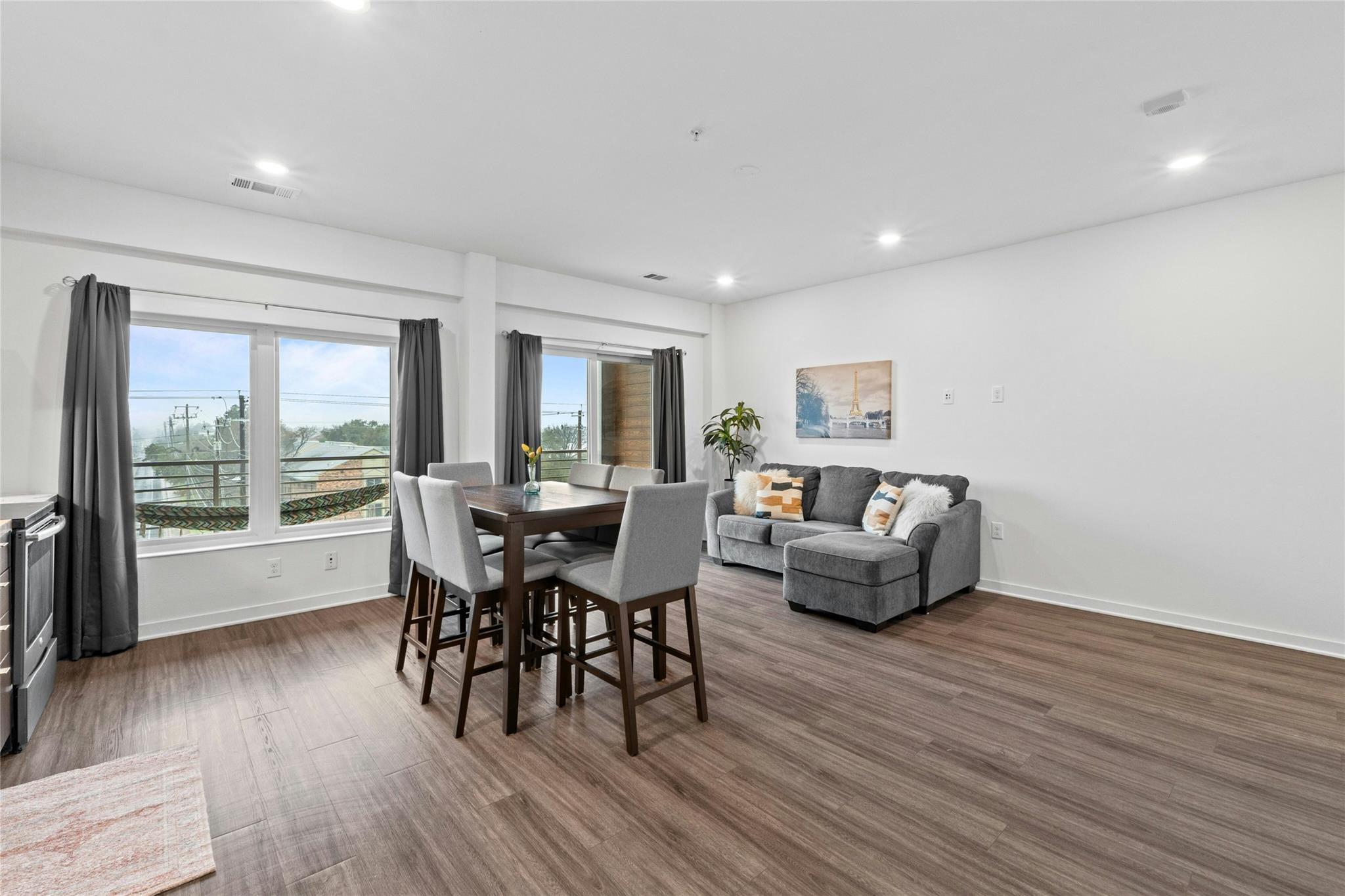 4361 S Congress Ave # 402