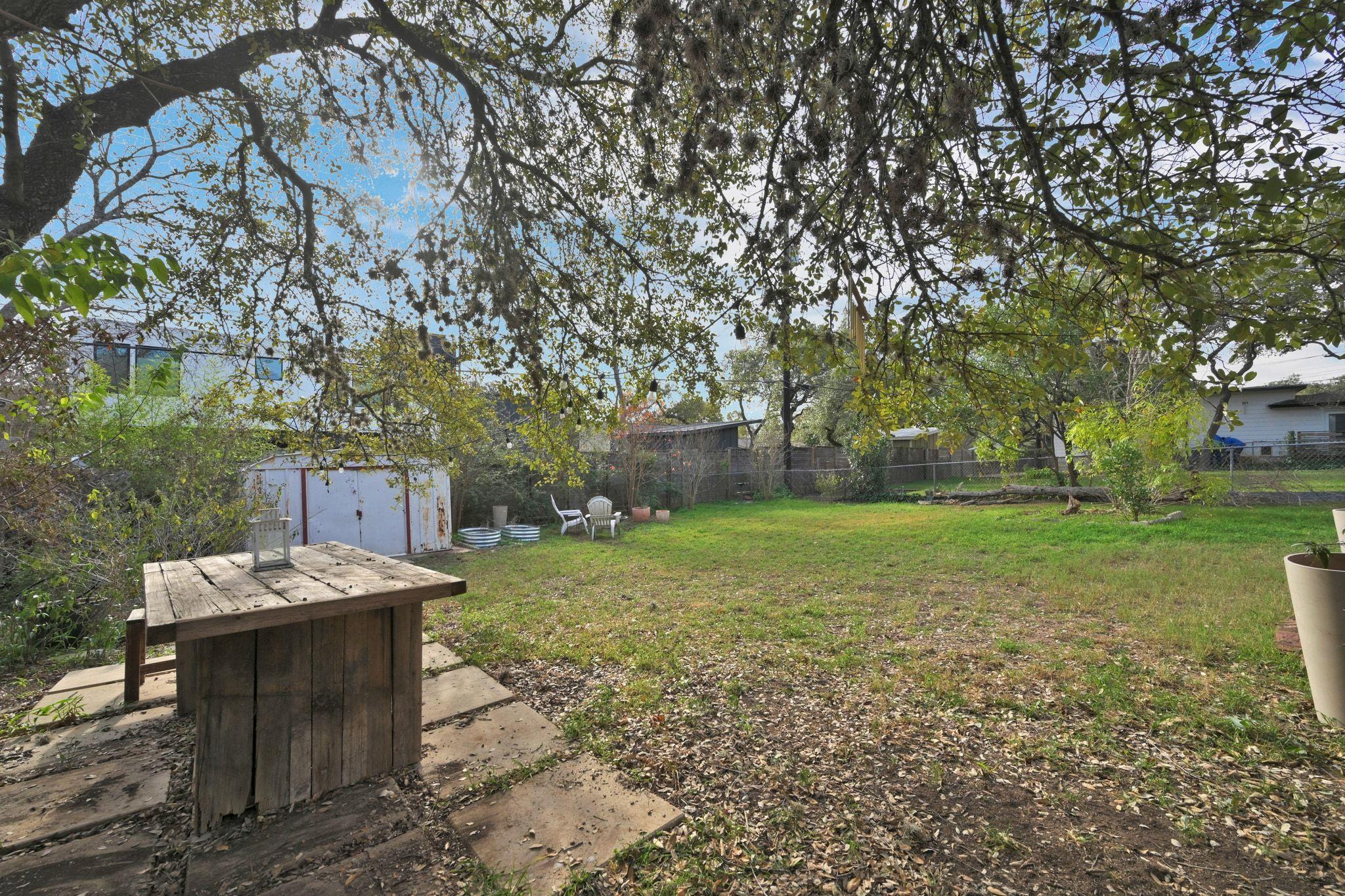 3007 Kinney Ave