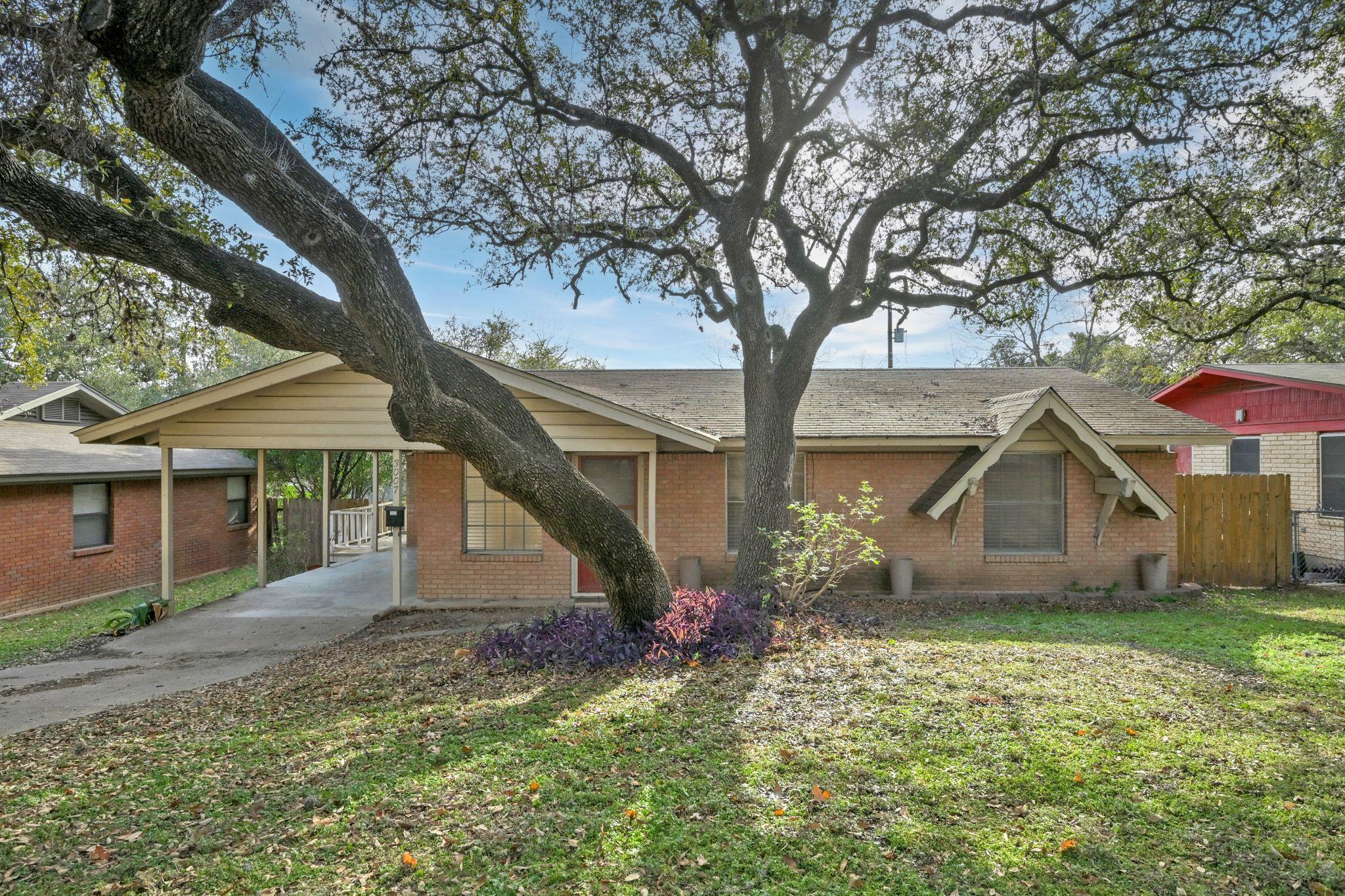 3007 Kinney Ave