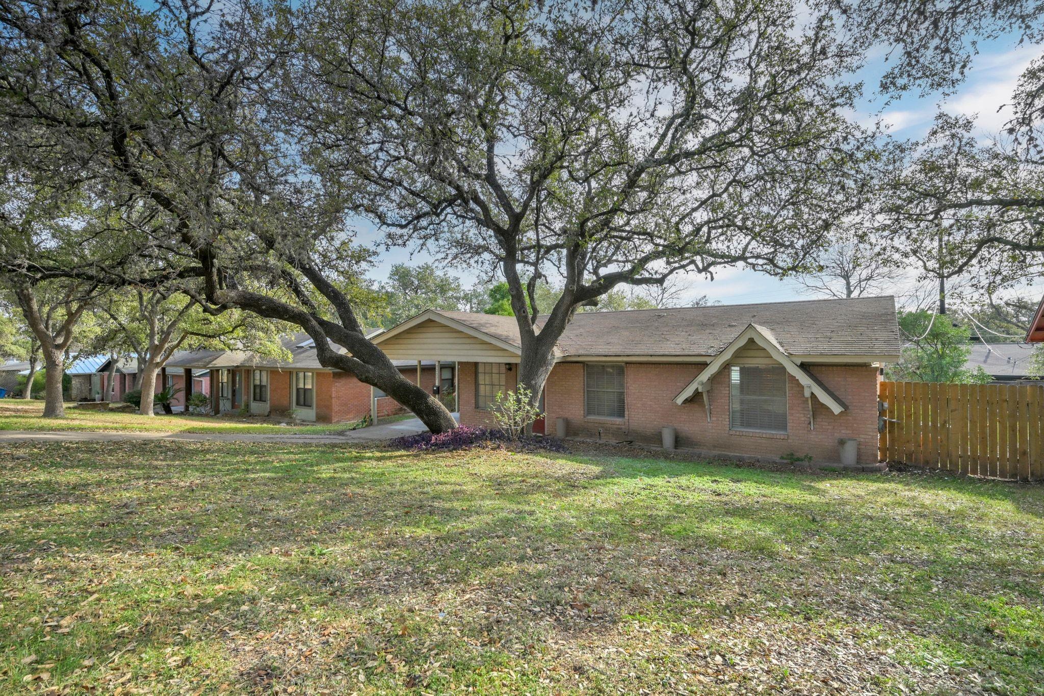 3007 Kinney Ave