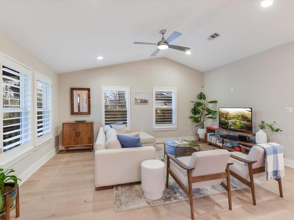 4607 Sara DR