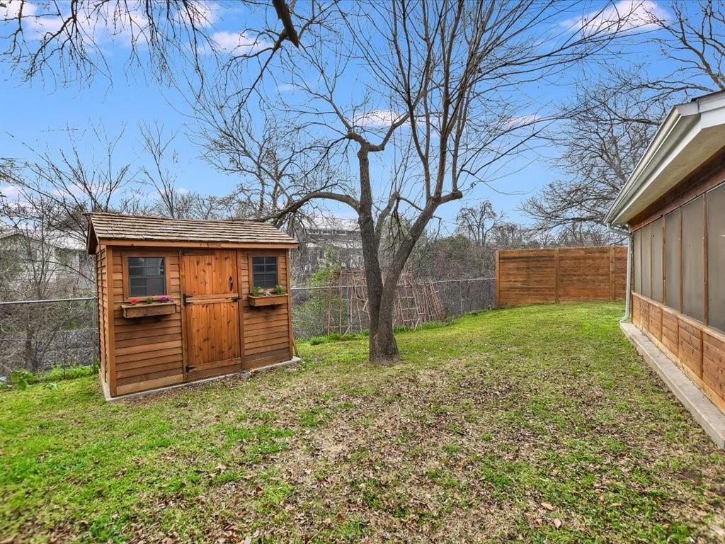 4607 Sara DR