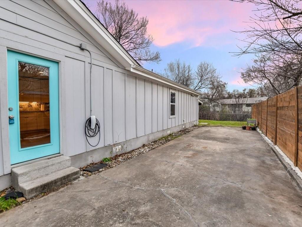 4607 Sara DR