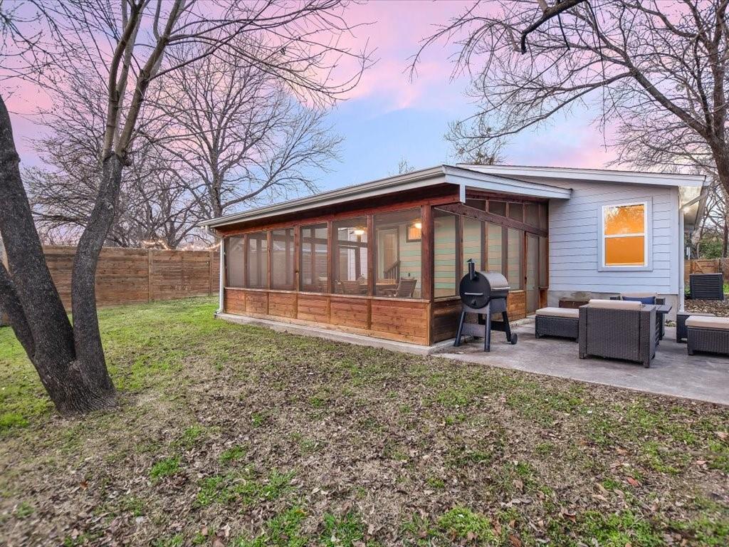 4607 Sara DR