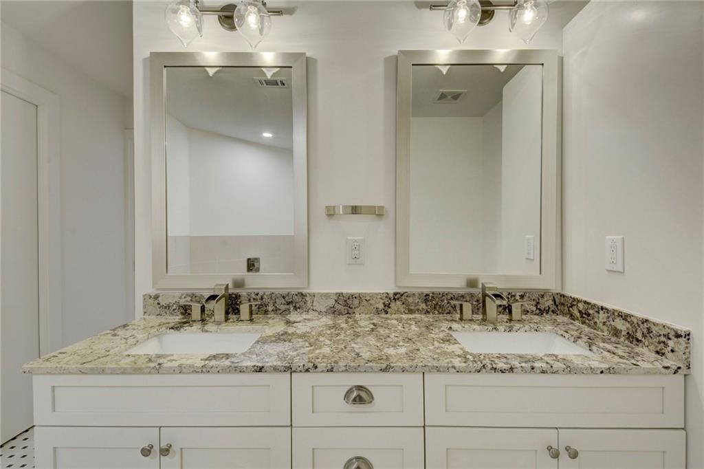 211 W Johanna ST # 2