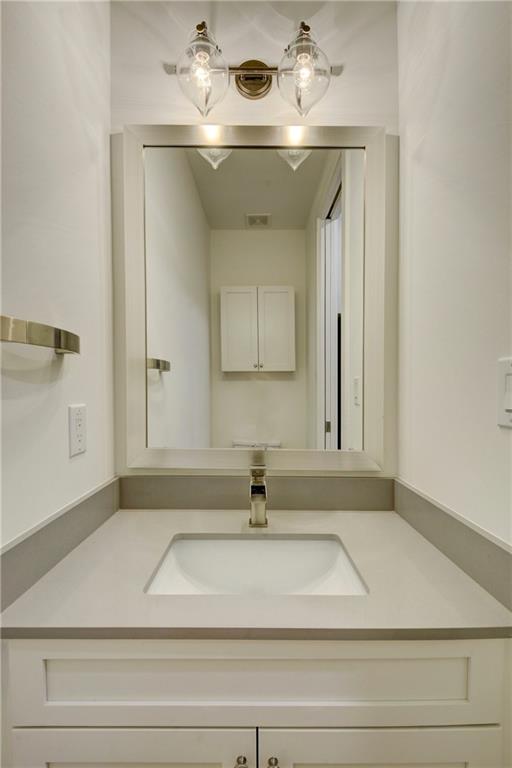 211 W Johanna ST # 2