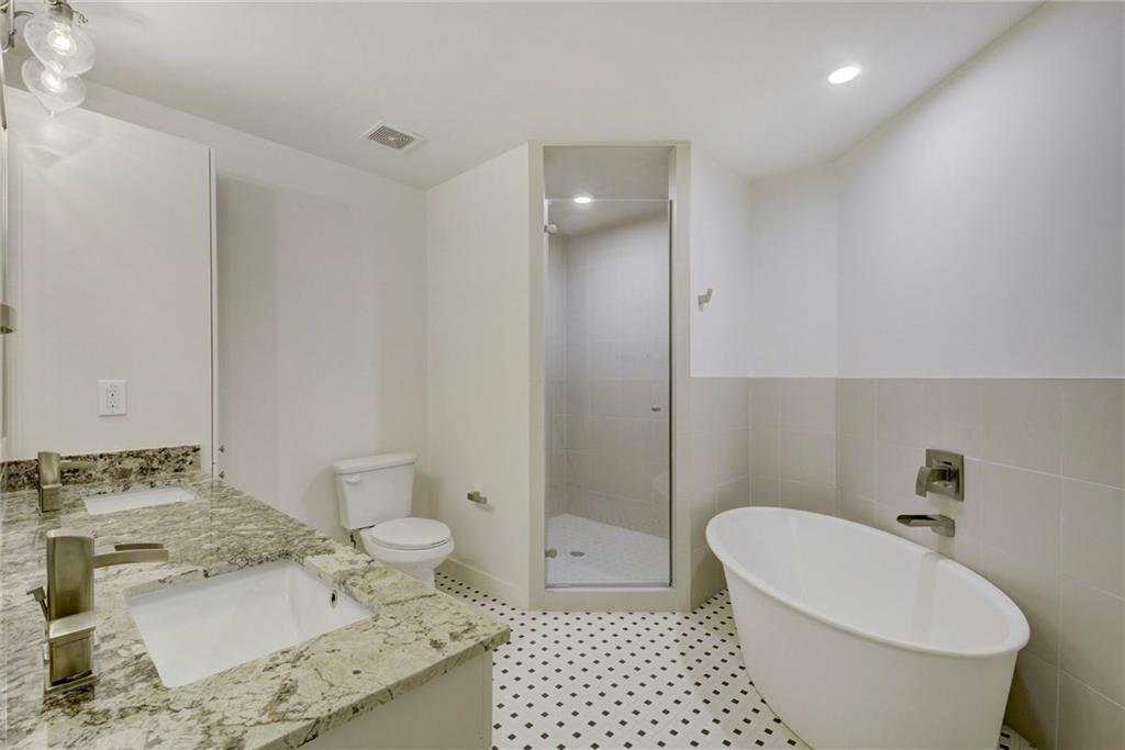211 W Johanna ST # 2