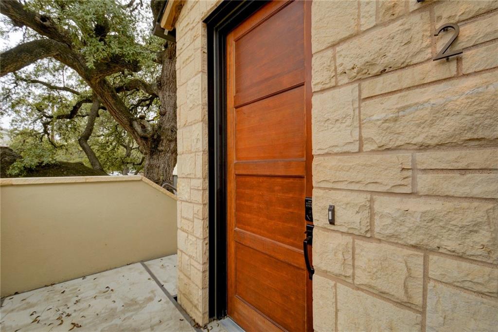 211 W Johanna ST # 2