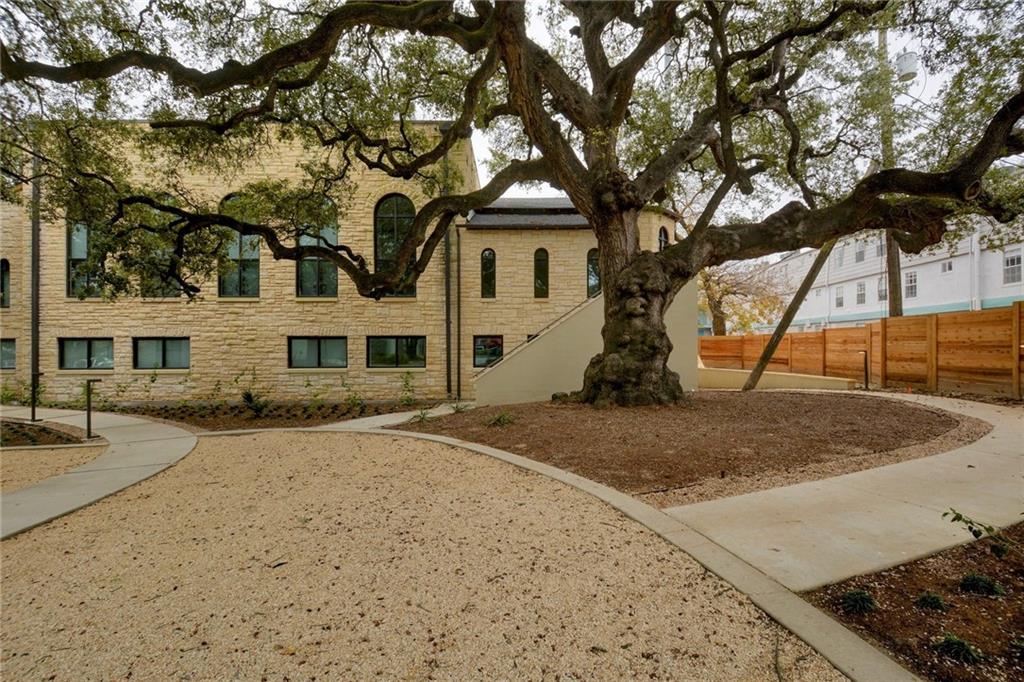 211 W Johanna ST # 2