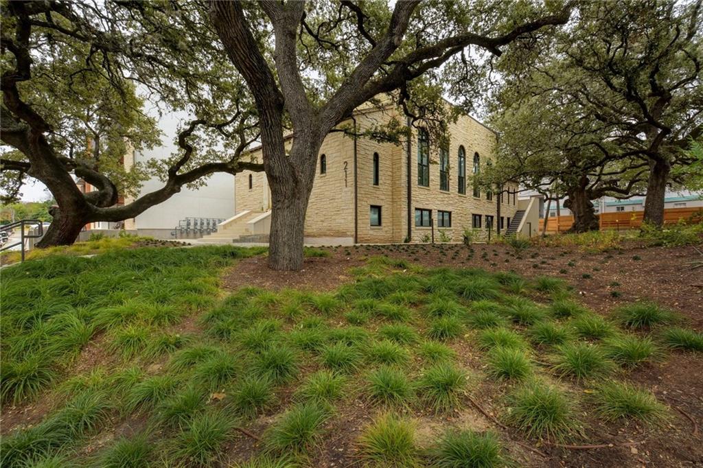 211 W Johanna ST # 2