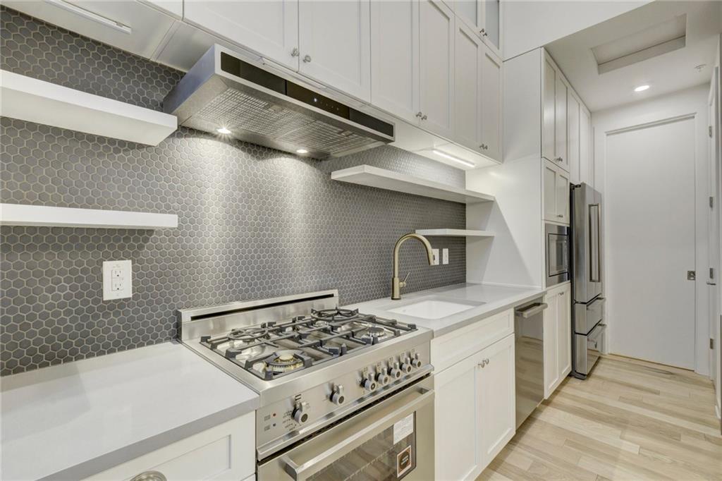 211 W Johanna ST # 2