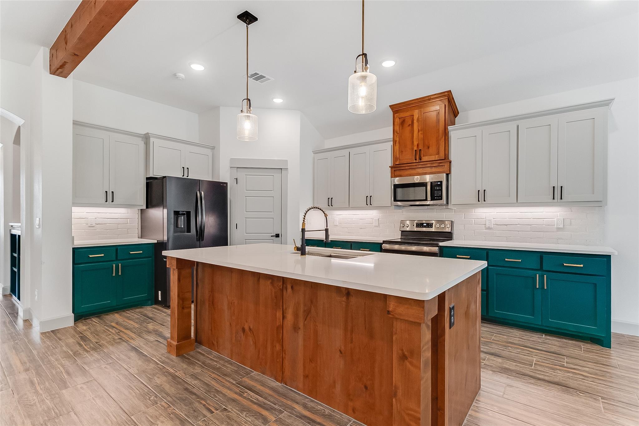 825 County Road 3152