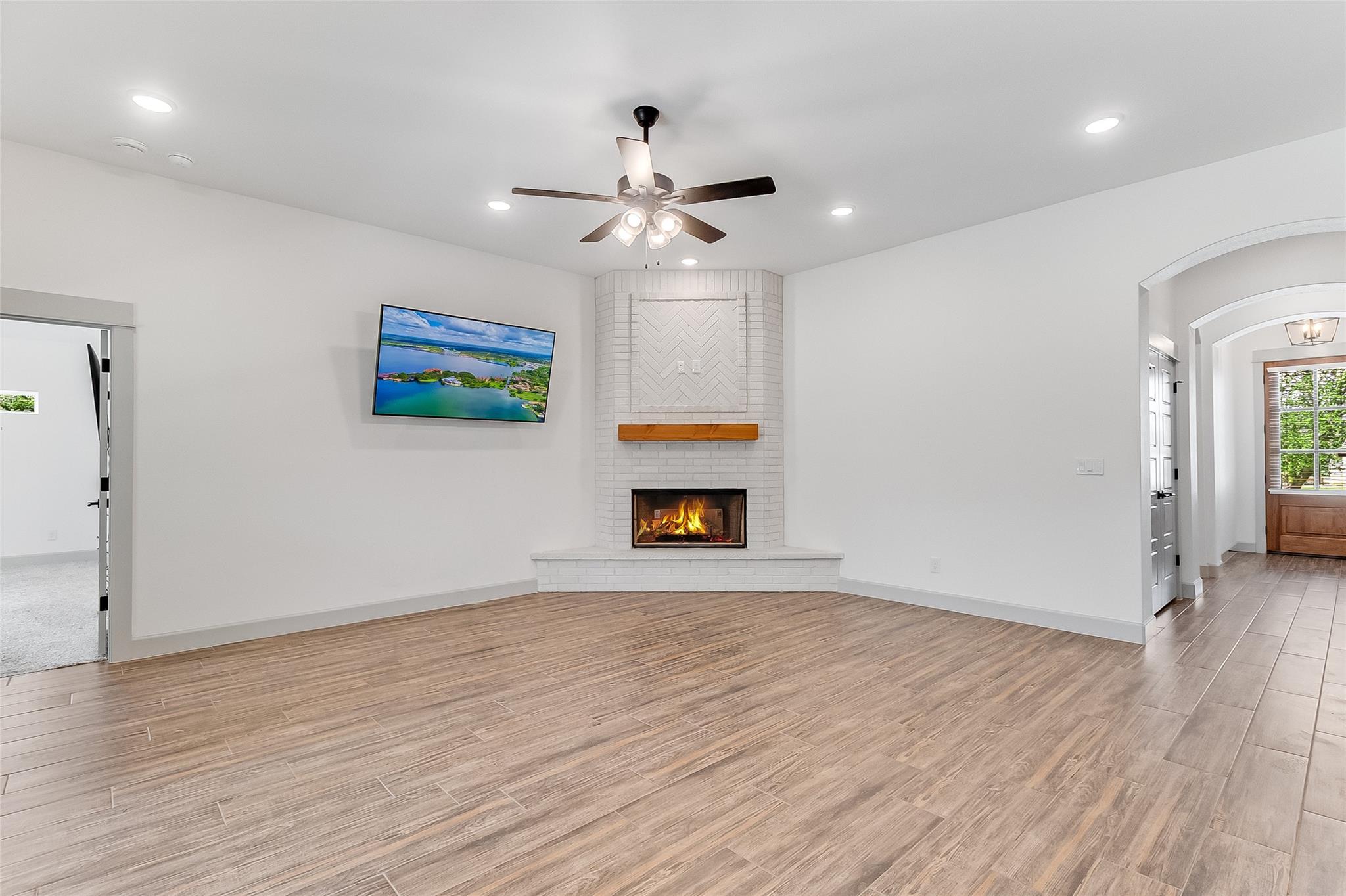 825 County Road 3152