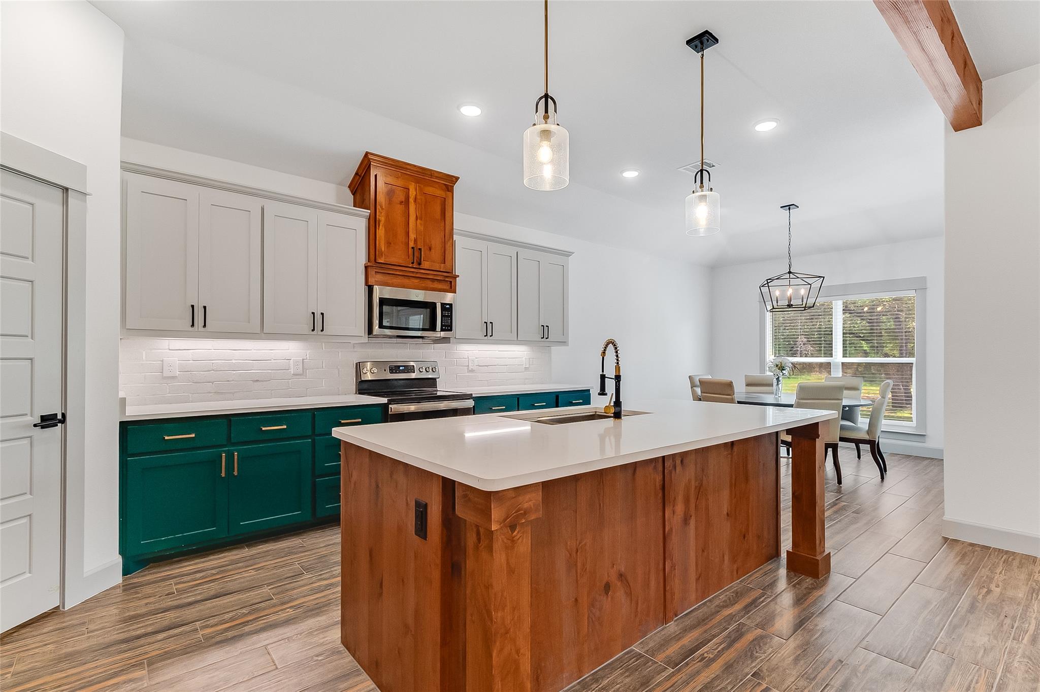 825 County Road 3152