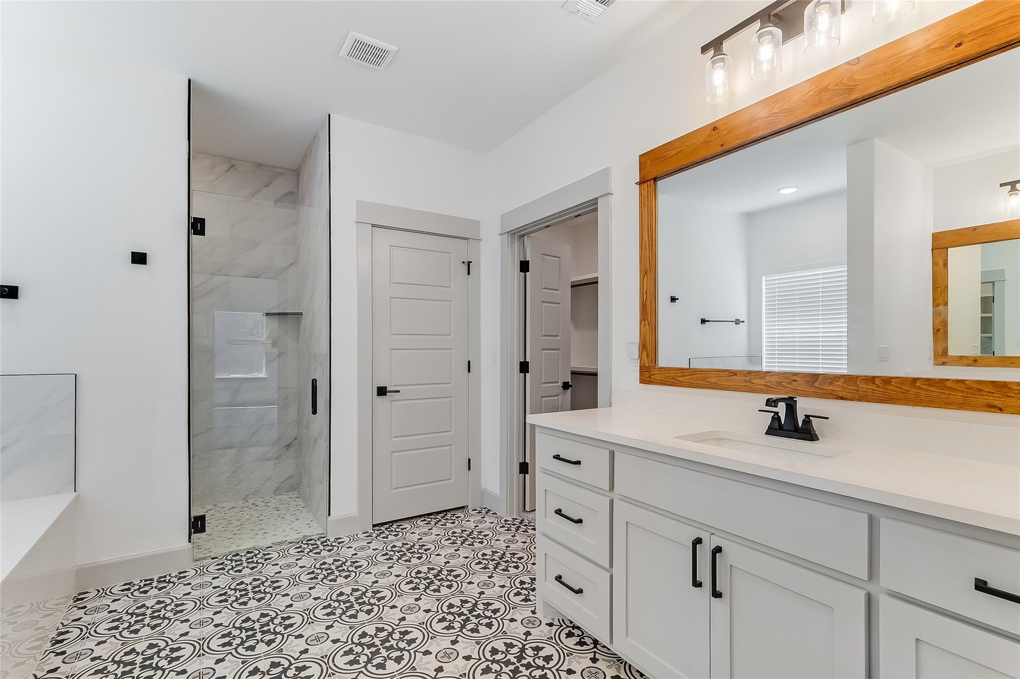 825 County Road 3152