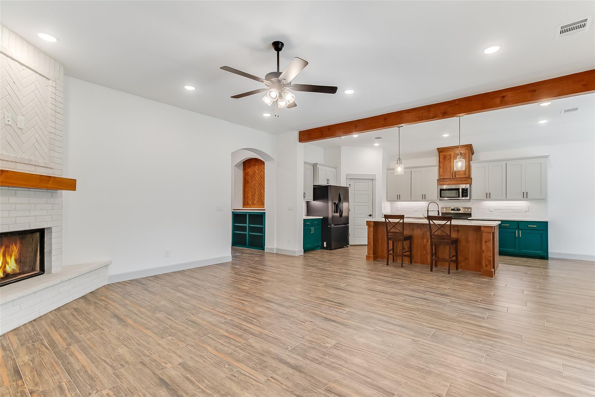 825 County Road 3152