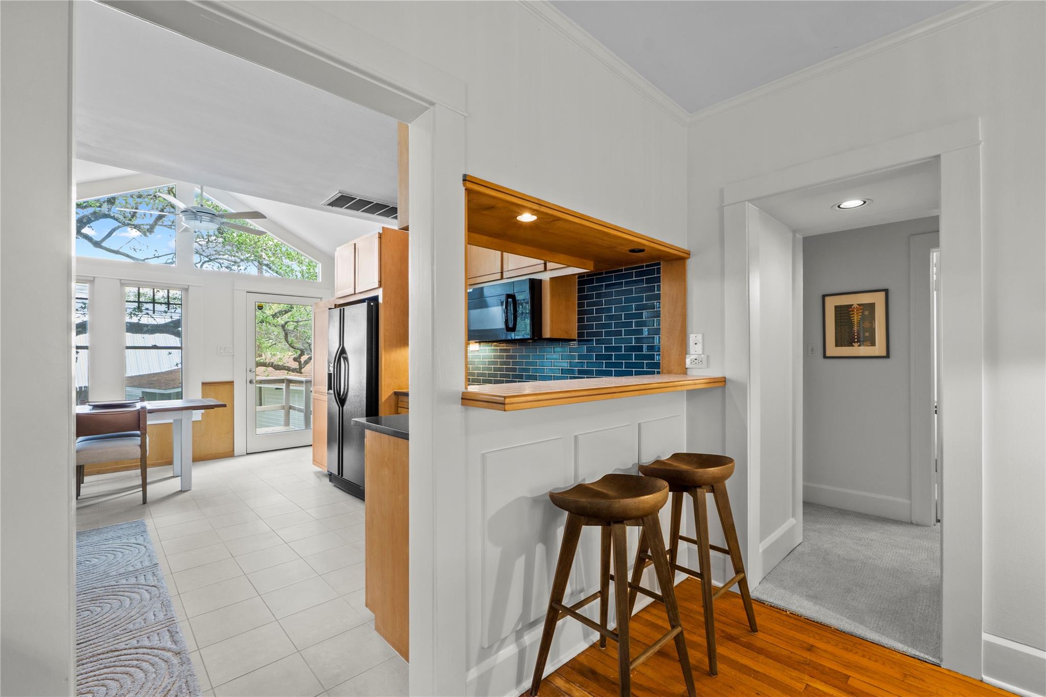 502 E Mary ST