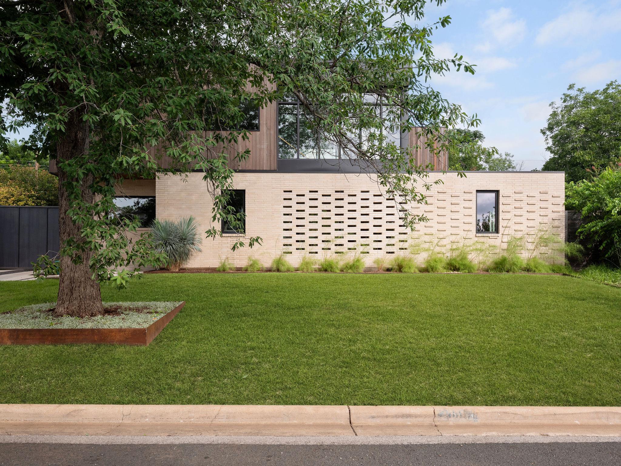 2104 Ann Arbor Ave