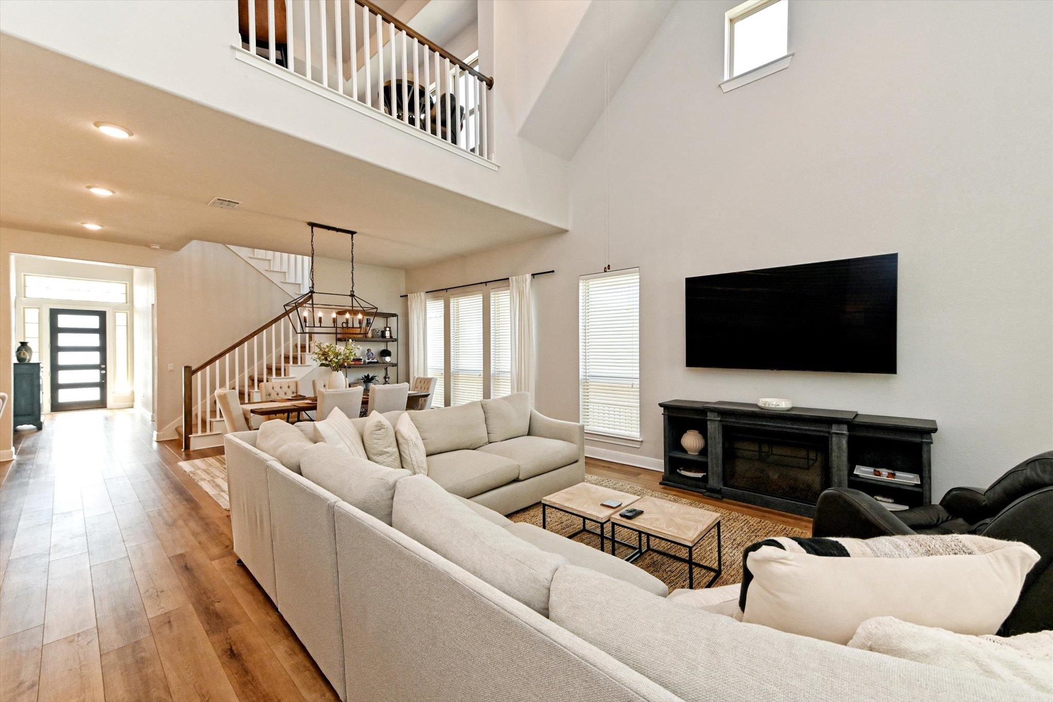 11912 Bayshore CV # 120