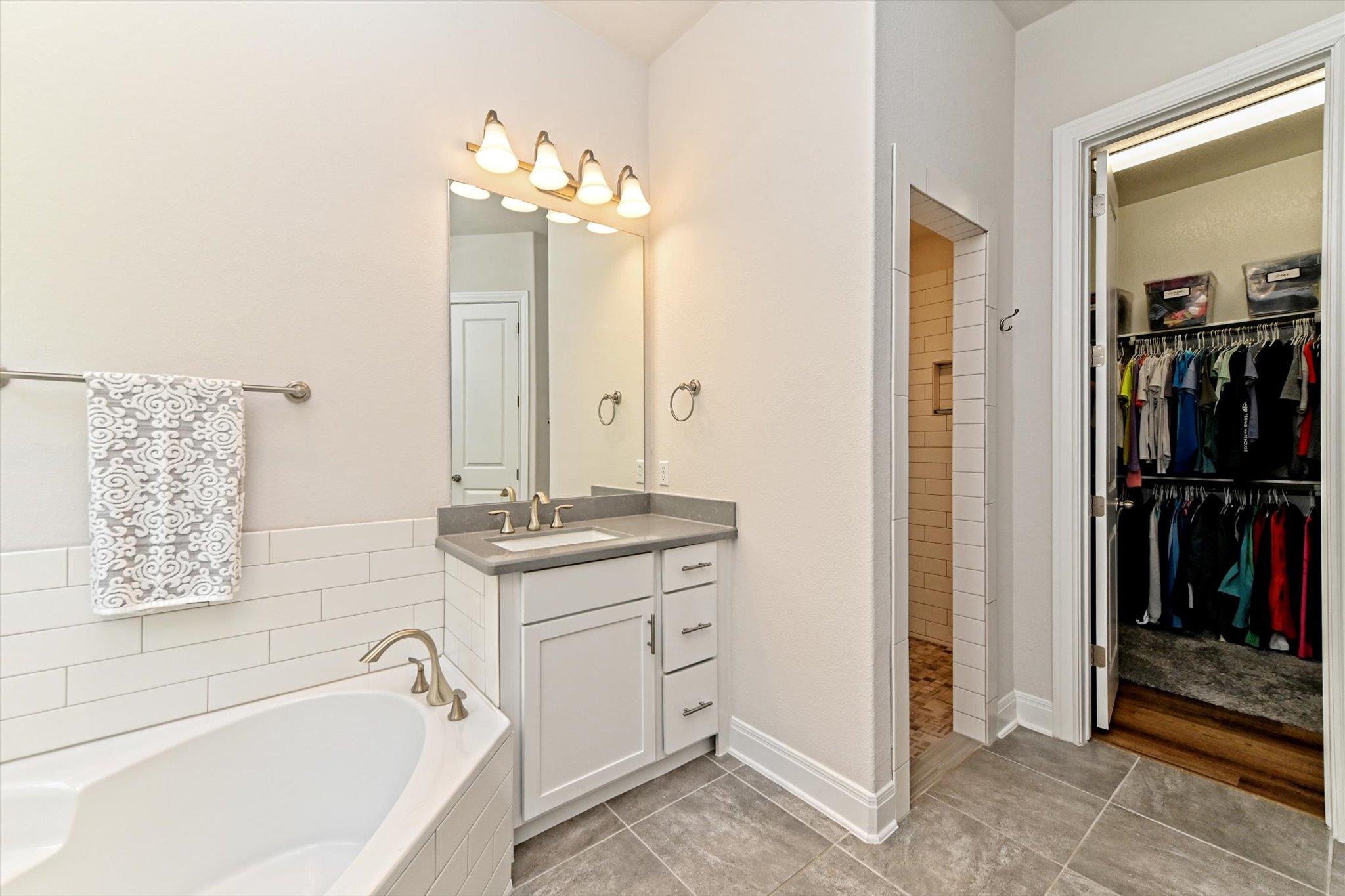 11912 Bayshore CV # 120