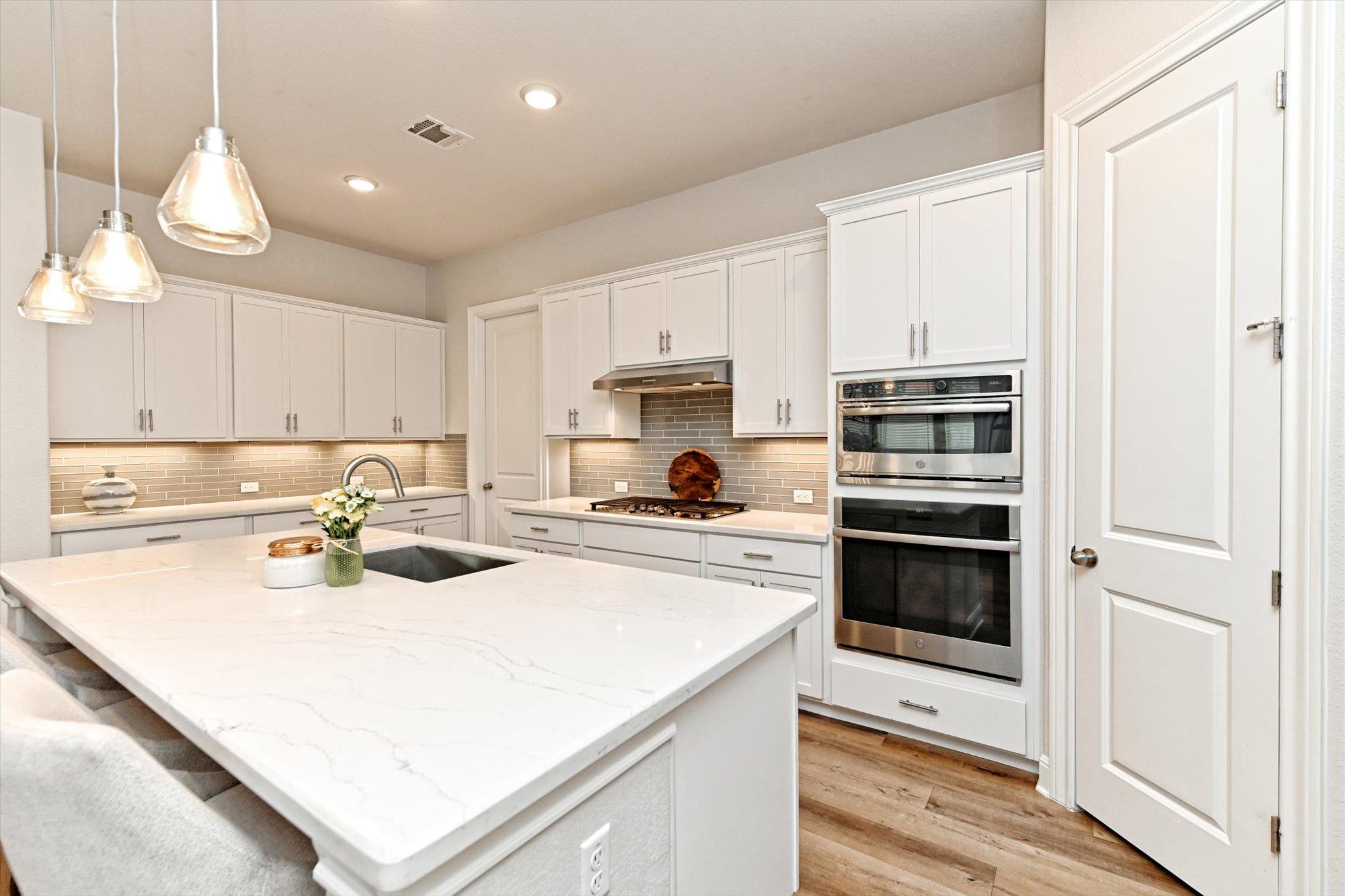 11912 Bayshore CV # 120