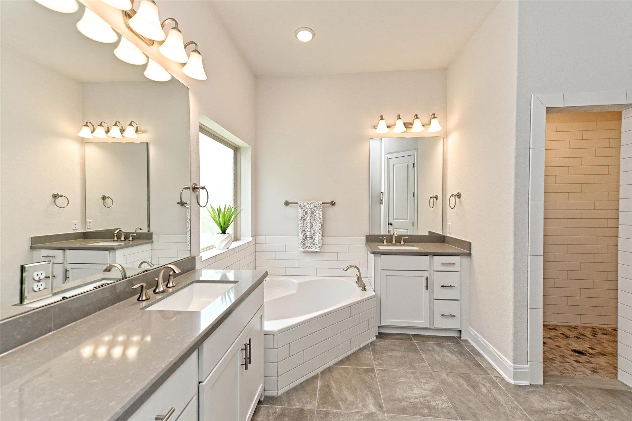 11912 Bayshore CV # 120