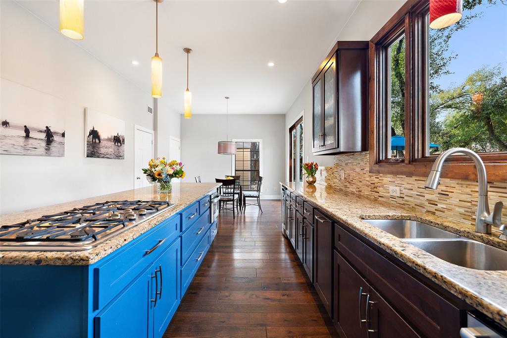 10405 Cassia CV