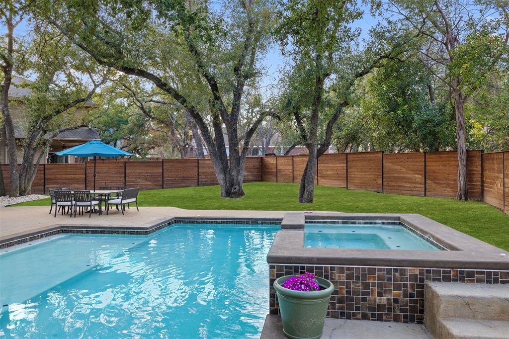 10405 Cassia CV