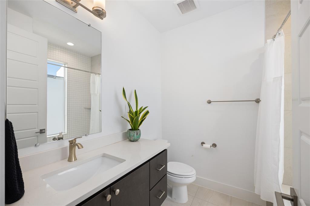 4415 Authentic DR # 224