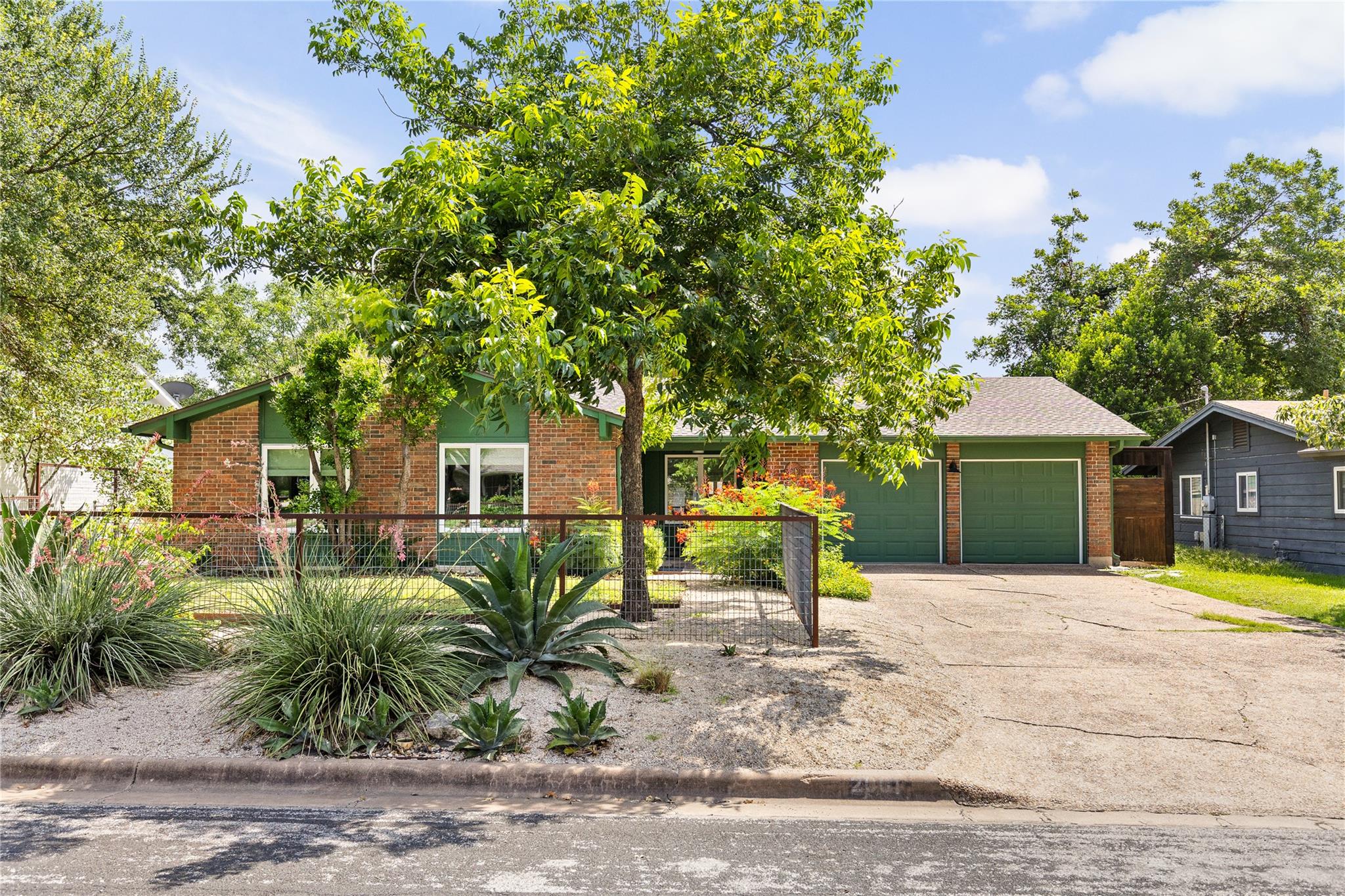 2001 Teakwood DR